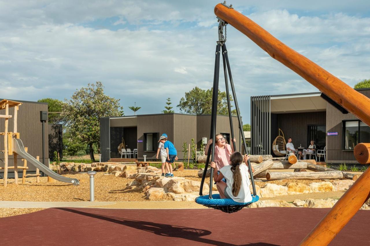 The Retreat West Beach Parks Adelaide Exterior photo