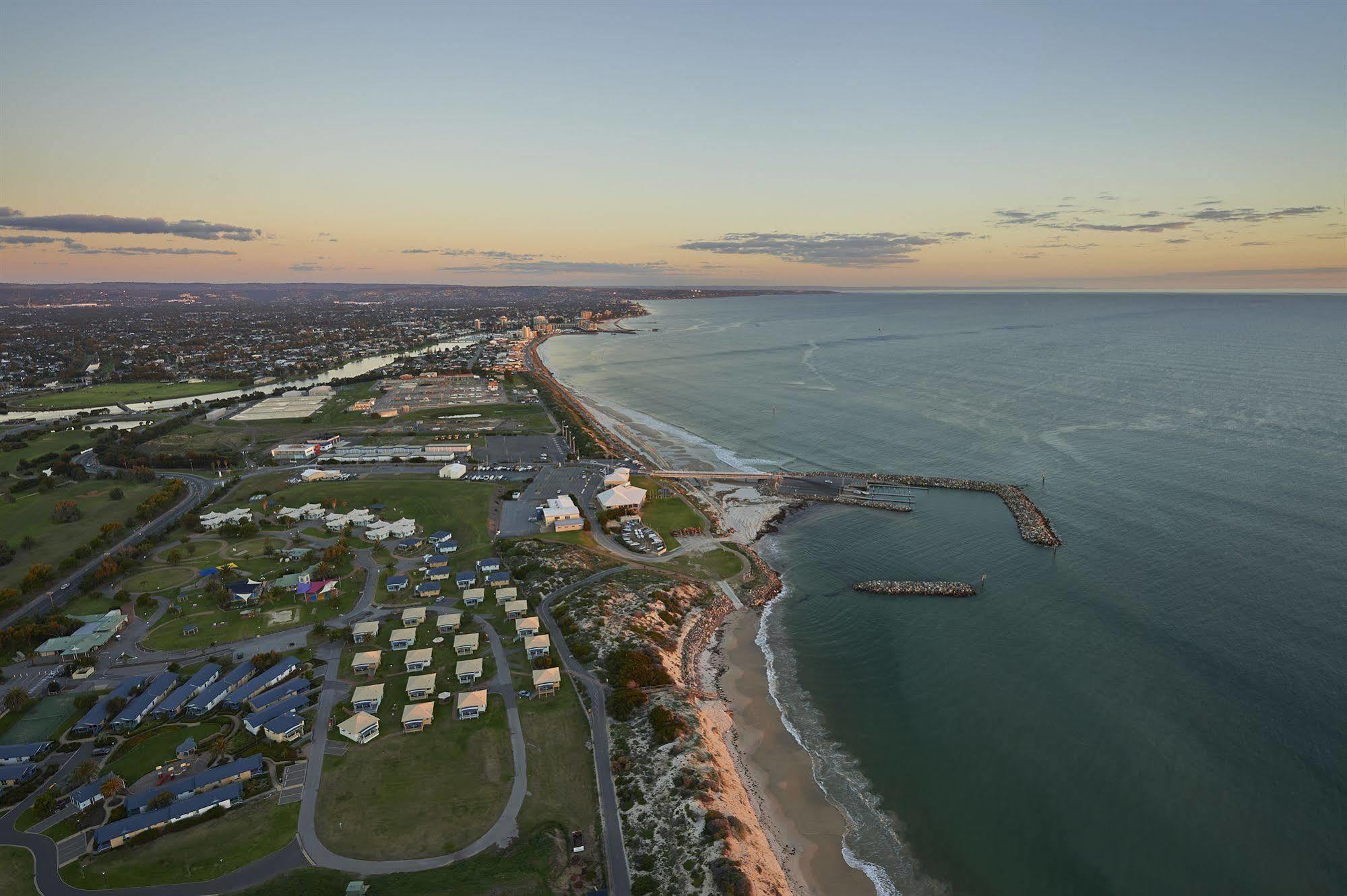The Retreat West Beach Parks Adelaide Exterior photo