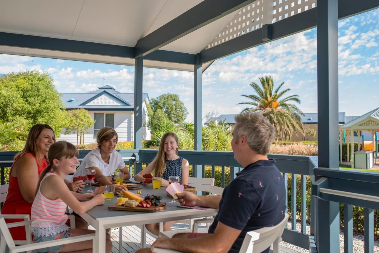The Retreat West Beach Parks Adelaide Exterior photo